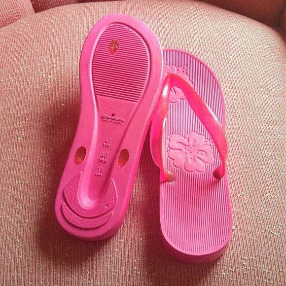 Grendene - Picture 2 of 2